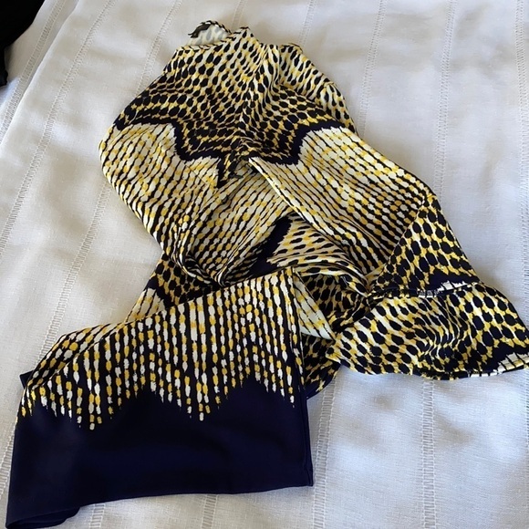 ILE New York yellow and navy shift dress with flared sleeves. - Picture 6 of 14